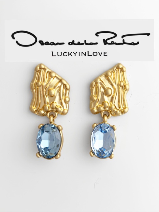 Oscar de la Renta Jewelry - OSCAR DE LA RENTA • Enoki Shield Crystal Drop Earrings
In Baby Blue